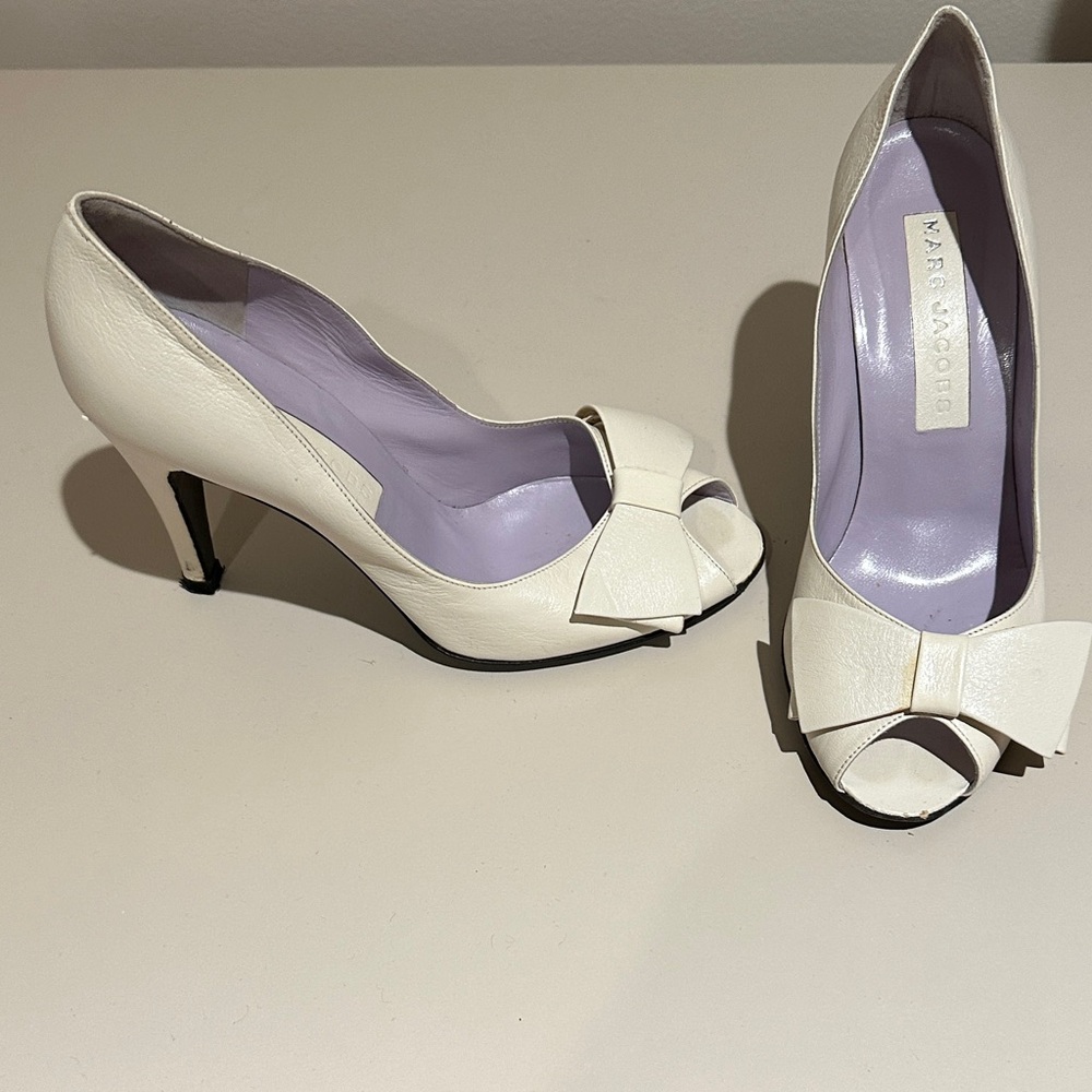 Marc Jacobs Cream Peep Toe Heels with Bow